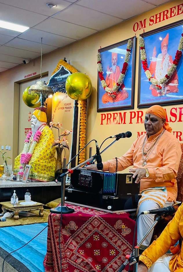 Guru Ji in Prem Prakash Mandal Mandir of Melbourne | Mandir in Melbourne